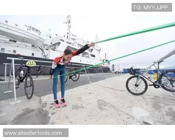 游泳争霸赛：激烈角逐水上英雄，共同见证速度与力量的巅峰对决